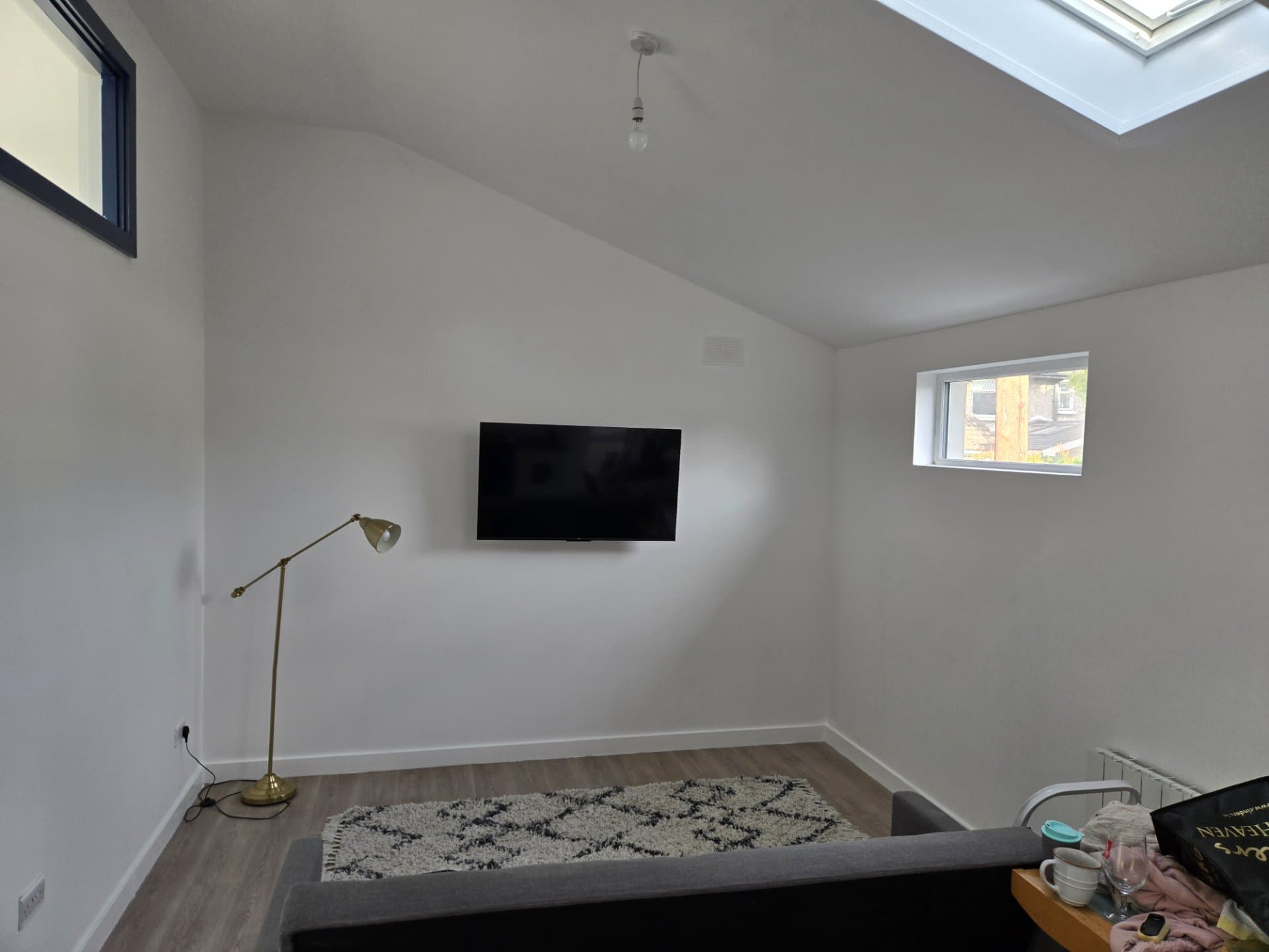 Bright 1 bed property to rent